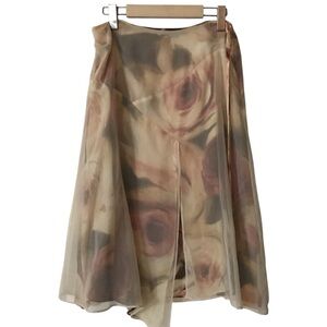 Skirt with roses 🌹